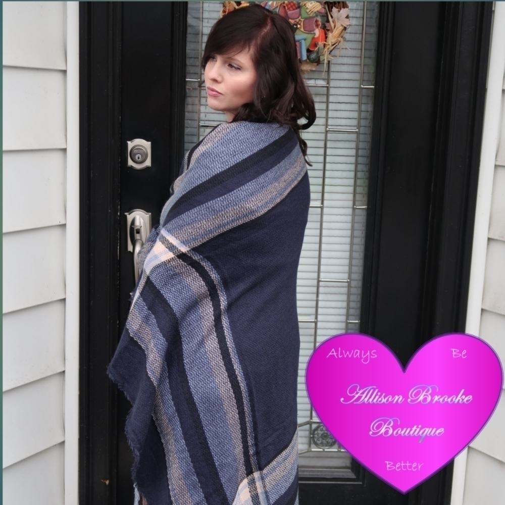 NWT Oversized Navy Blue Plaid Blanket Scarf Tartan Fringe Wrap 55x55